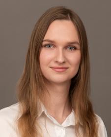 <center> Юлия Александровна <br> Пахомская